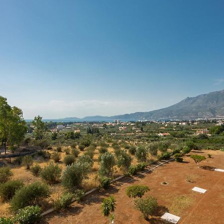 Cozy&Quiet Nest Apartment Loutraki  Bagian luar foto