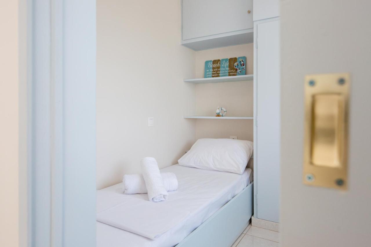 Cozy&Quiet Nest Apartment Loutraki  Bagian luar foto