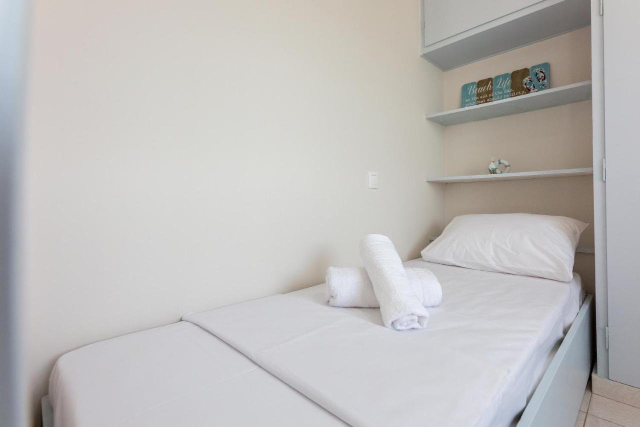 Cozy&Quiet Nest Apartment Loutraki  Bagian luar foto