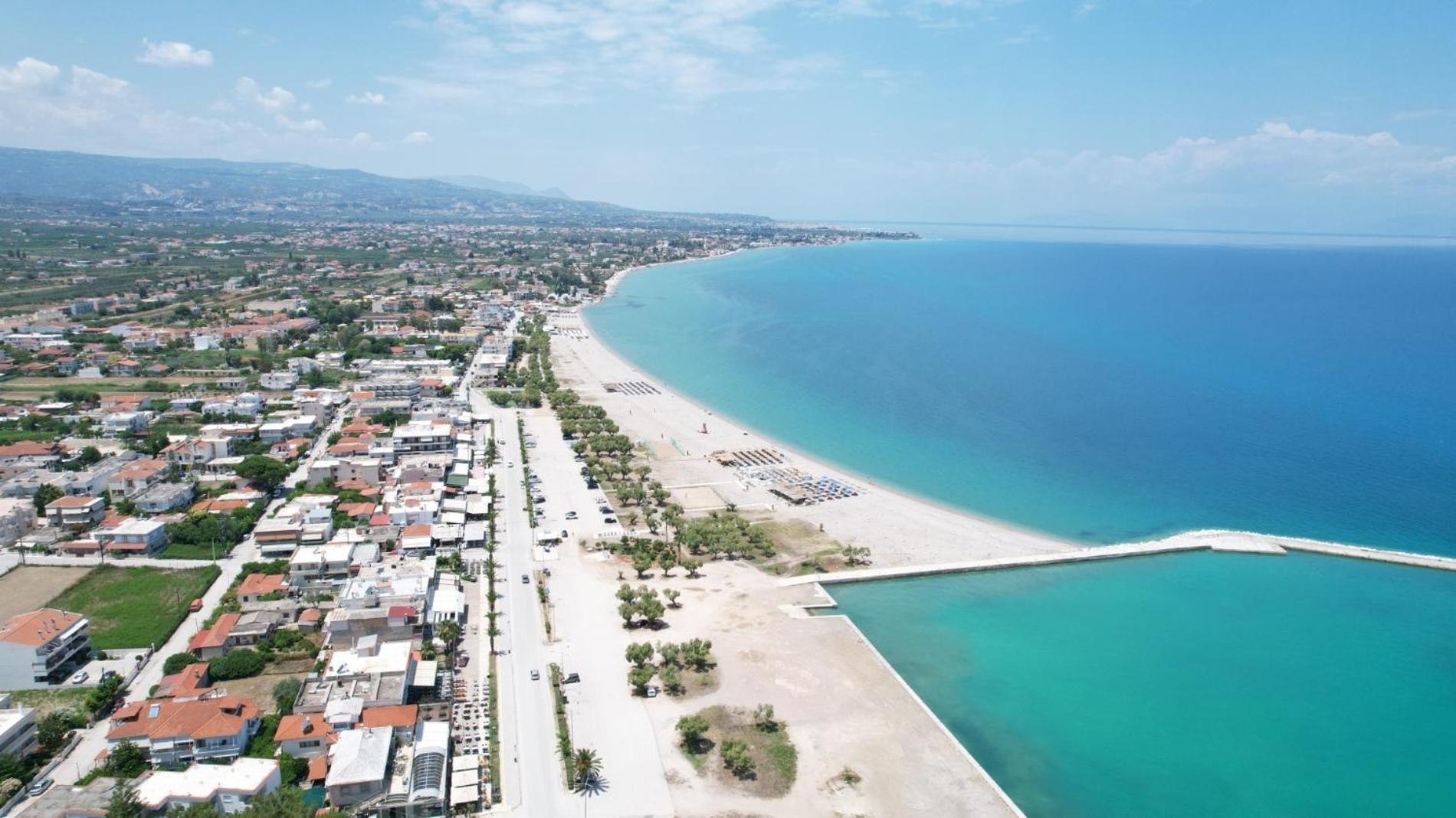 Cozy&Quiet Nest Apartment Loutraki  Bagian luar foto